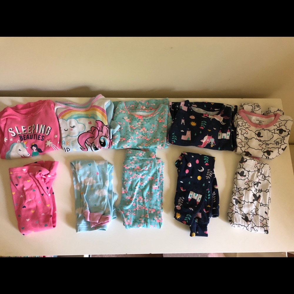 Set of five 18 month pajamas
